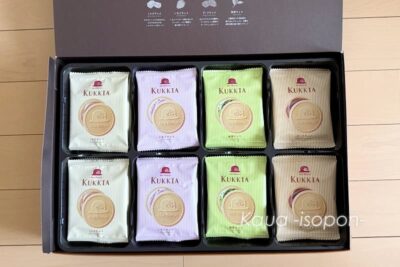 赤い帽子クッキア32枚入の箱の中